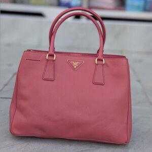 Prada Saffiano Bag in Rose